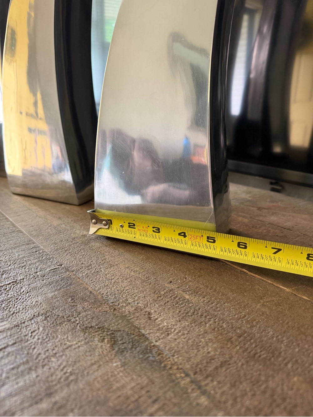 Modern Curved Heavy Aluminum Vase- must purchase separately - Picture 9 of 10